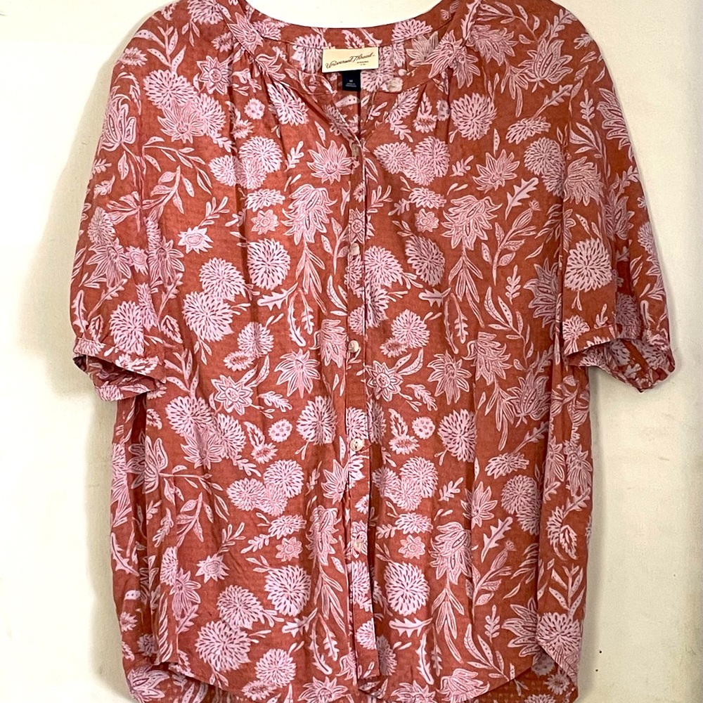 Women’s Universal Thread Button Down Shirt